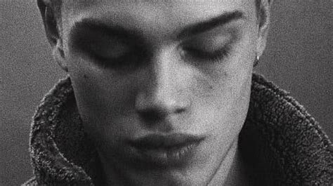 Gay Cultes Biondo Chanteur D Italie