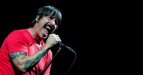 Universal anuncia la película biográfica centrada en el vocalista de los Red Hot Chili Peppers