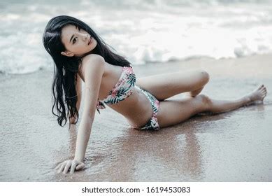 Sexy Asian Woman Wearing Floral Bikini Stock Photo 1623587539 Shutterstock