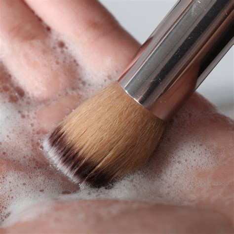 Top New Nude Lipsticks For Beautiful Makeup Search