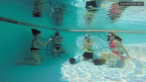 Swimming Pool Foursome Sex Super Horny Xnxx