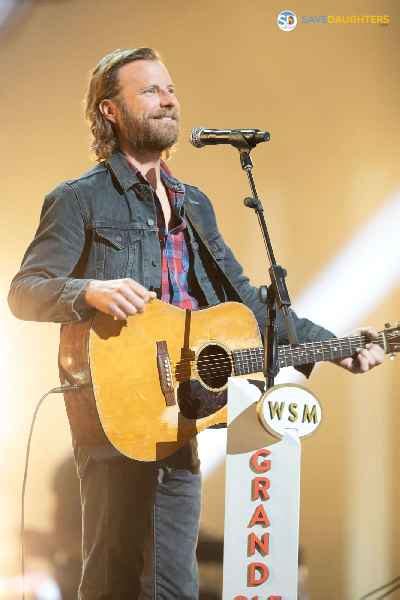 Dierks Bentley Height, Net Worth, Wiki, Age, Family, Daughter