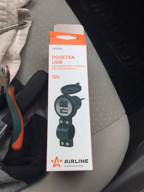 Зарядка юсб для задних пассажиров — Nissan Leaf (1G), 2011 года ...