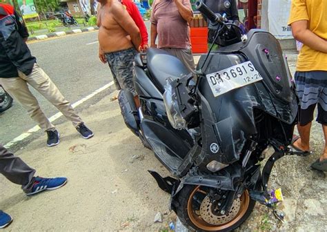 dua kendaraan terlibat kecelakaan  limboto barat dulohupaid