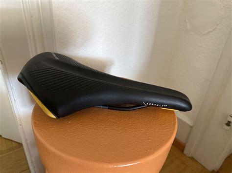 Velosattel von Selle Royal, Modell: Asphalt GF | Kaufen auf Ricardo