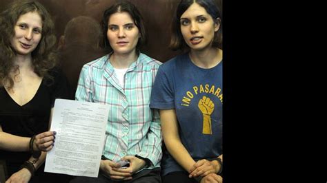 Integrante Do Pussy Riot Libertada Depois De Recorrer