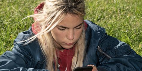 NUDES c est quoi Une série choc qui ose parler de revenge porn de violences sexuelles de