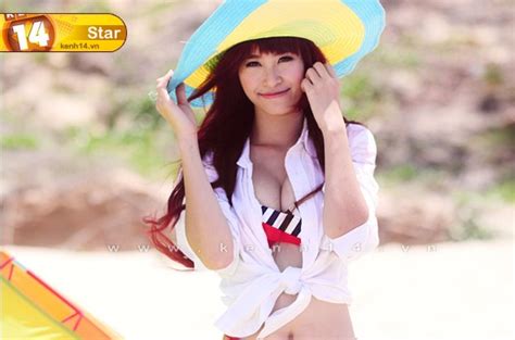 Ng Nhi Di N Bikini Khoe Eo Thon