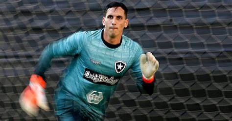 Gatito Fern Ndez Recebe Novas Sondagens Mas Botafogo Avisa Que Goleiro