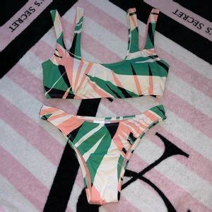 8 Hot Sexy Regina Hicks Bikini Pics