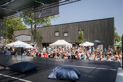 Zum Zweiten Mal Im Neuen Haus Gro Es Sommerfest Im Haus Der Jugend