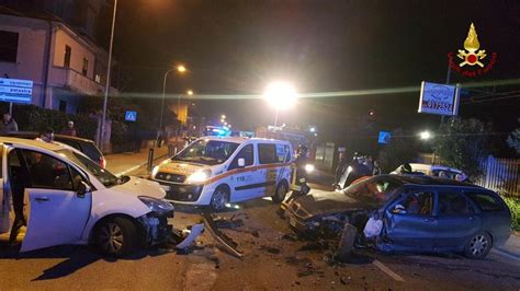 Falconara Incidente In Via Flaminia Il Conducente Di Un Auto Era Ubriaco