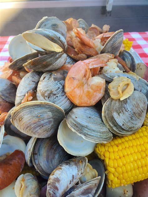 Middle Neck Clams 100 ct bag – Get Shuckin' Seafood Delivery