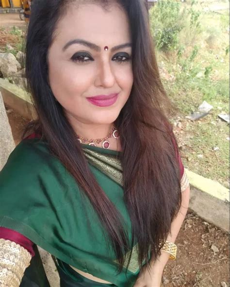50 Hot Selfie Pics Of Sona Heiden In Sarees Popular Hot South Indian Actress SpideyPosts