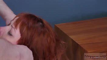 caliente es follada y abre el coño por primera vez Él le dio una baba XVIDEOS