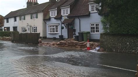 New Flood Defences To Protect Homes In Portsmouth Meridian Itv News