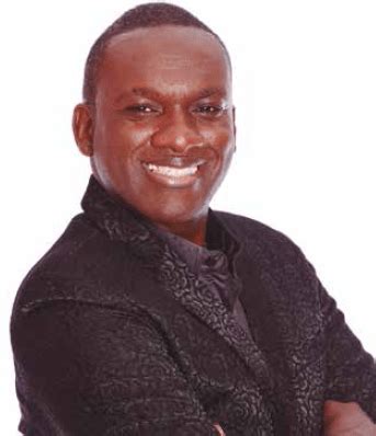 EX GAY EXPÕE A PRÓPRIA VIDA PARA PROVAR QUE É POSSÍVEL SAIR DA PRÁTICA HOMOSSEXUAL Exibir Gospel