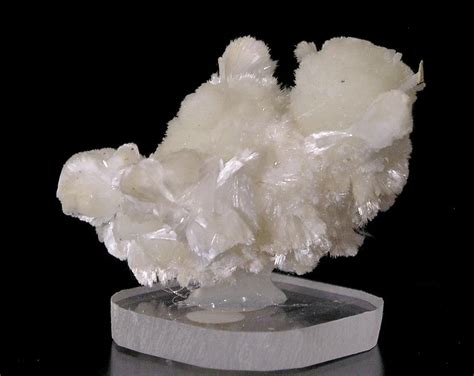 Pectolite | Properties, Formation, Uses» Gemstone