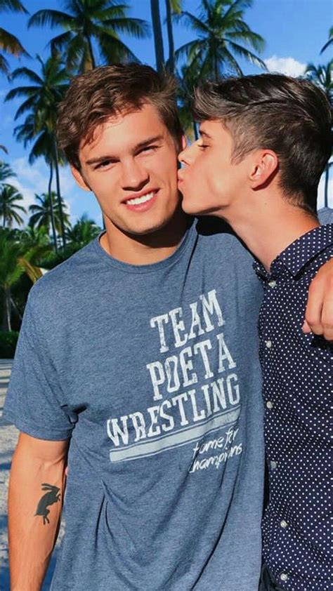 Un Joven Cumple Su Deseo De Perder Su Virginidad Con Un Turista Citas Gay