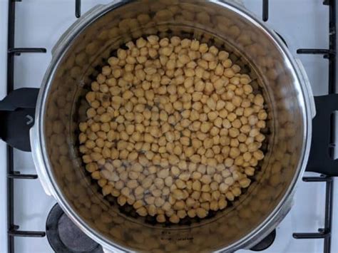 How to Cook Chickpeas (Chickpea Tutorial with Recipe Ideas)