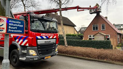 Defecte Hoogwerker Bemoeilijkt Blussen Schoorsteenbrand In Woning