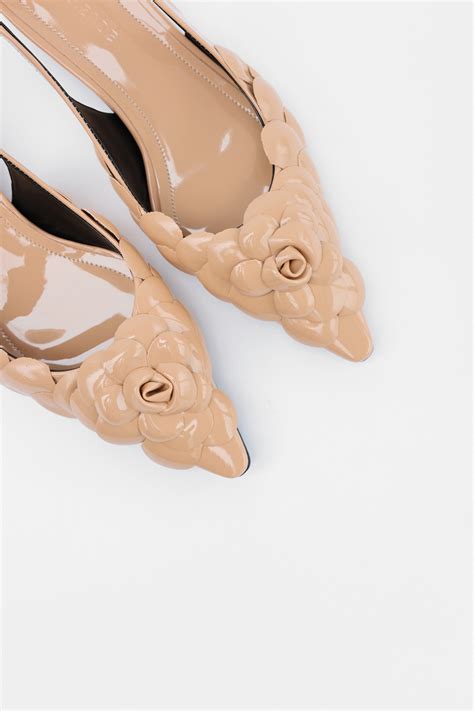 Çiçek Detaylı Arkası Açık Nude Rugan Kadın Topuklu lutvelizade tr
