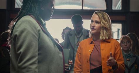 Sex Education Is En Blijft De Leukste Les Seksuele Opvoeding Ooit