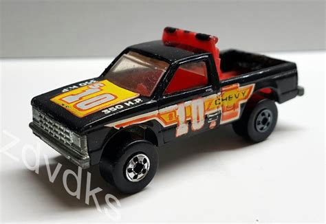 MODEL AUTOMOBILA JEEP HOT WHEELS MATTEL INC