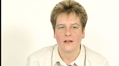 Retro Mutti Besorgt Es Ihrer Behaarten Pussy Vor Der Kamera Mit Dildo XHamster