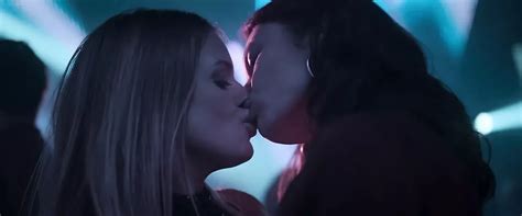 Olga Kurylenko à poil vidéos porno et sex tapes xHamster