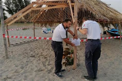 Guardia Costiera Di Milazzo Sequestra Attrezzature Balneari Sul