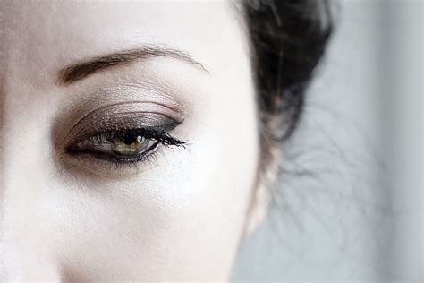 Un regard nude avec Estée Lauder