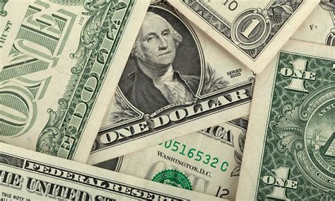 Por que o dólar está caindo e até onde vai a queda da moeda americana