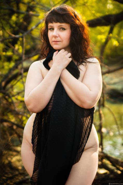 Busty Brunettes Stunning Chubby Milf Shows Off Her Gorgeous Curves All Nude Outdoors