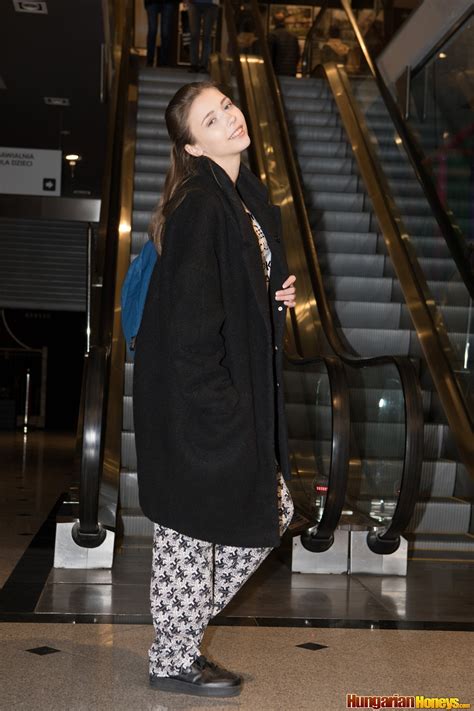 Mila Azul Hot Chat With Mila Busty Mila Cooking Set 13 Lustweek HungarianHoneys