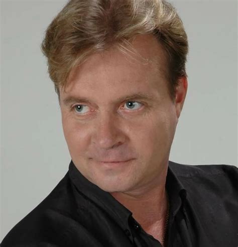 Умер Сергей Гладков, сыгравший усатого мужика в «Деревне дураков ...