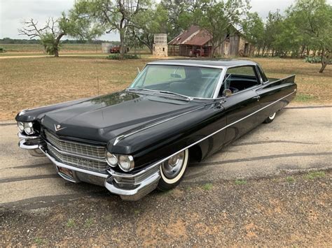 Cadillac Coupe Deville Classic Collector Cars