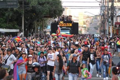 Parada gay traz cor para o Centro e mostra avanço na luta contra preconceito Diversão Campo