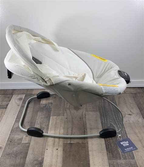 Graco Soothing Vibrations Bouncer Beige