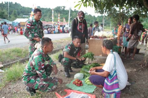 Belanja Hasil Kebun Masyarakat Papua Satgas Yonif Bantu Pemerintah