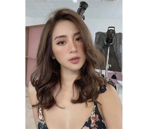 Khoe bức hình sống ảo cựu hot girl X là mẹ con đốn tim CĐM bởi body chuẩn chỉnh