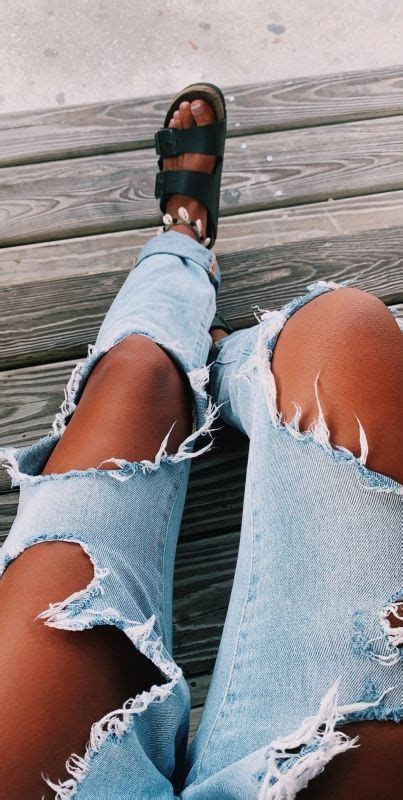 Pin↠juliatops Vsco↠juliatops Summer Means Big Hole Ripped Jeans And