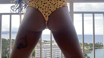 Espiando A Nelly En Bikini Mientras Est En Su Balc N Xvideos