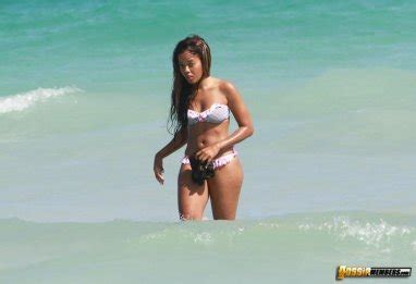 Free Non Nude Bikini Celebrity Non Nude Black Non Nude Beach Solo Pictures Xnxx