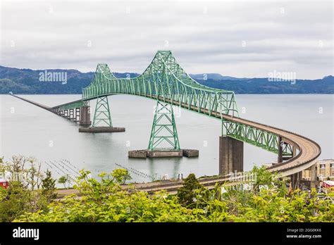 Astoria Oregon Usa The Astoria Megler Bridge Across The Columbia