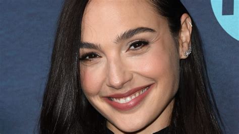 Gal Gadot Shows Skin In Brown Bikini By Pool InfluencerWorldDaily
