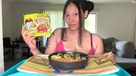 HOT CHICKEN FLAVORED NOODLES MUKBANG SPICY YouTube