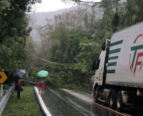 Novo deslizamento bloqueia a Serra das Antas em Veranópolis nesta manhã