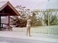 Naked Amadee Chabot in Peligro Mujeres en acción