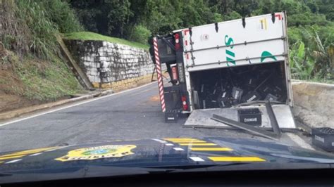 Pista Na Serra Das Araras é Liberada Após Tombamento De Carreta